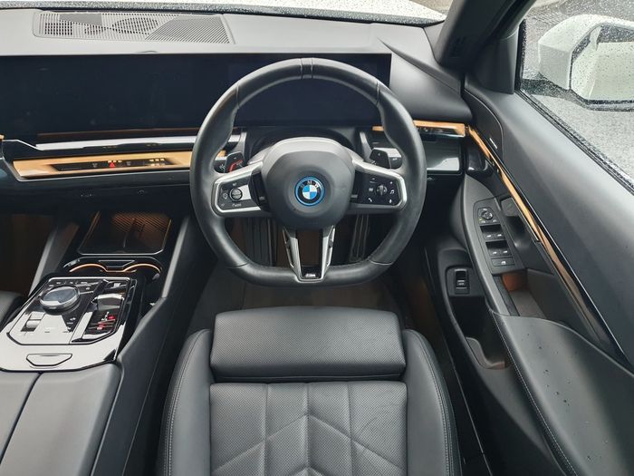 BMW 5 Series 2024