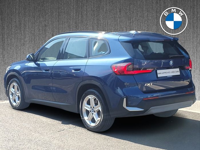 BMW iX1 2024