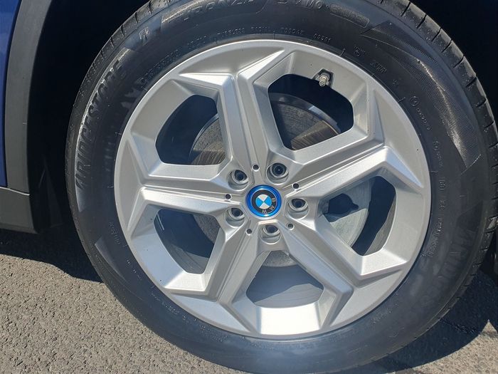 BMW iX1 2024