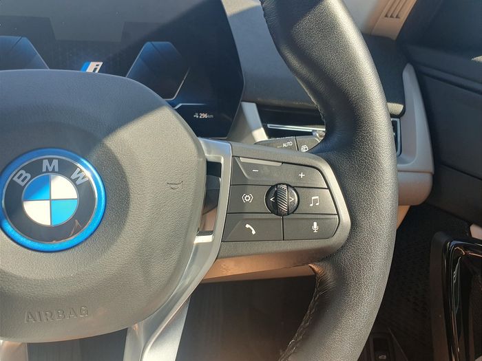 BMW iX1 2024