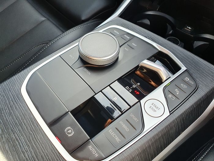 BMW 3 Series 2025