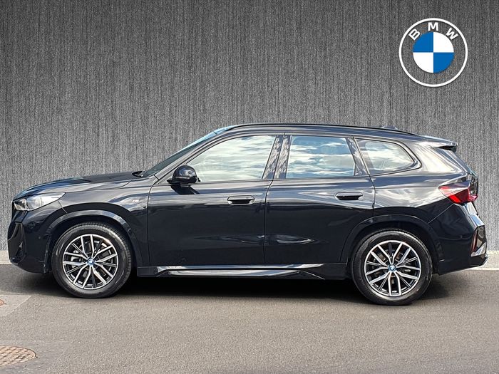 BMW iX1 2024