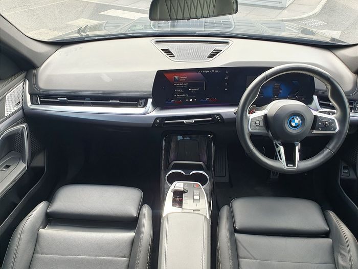BMW iX1 2024