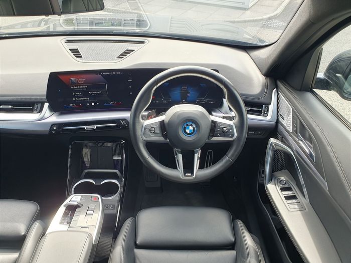 BMW iX1 2024