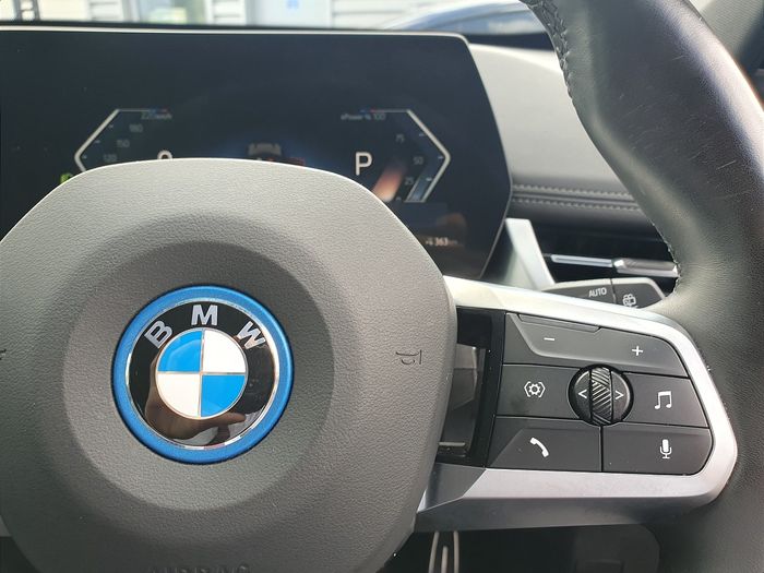 BMW iX1 2024