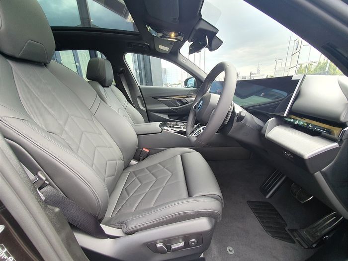 BMW 5 Series 2026