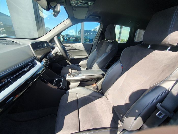 BMW iX1 2024