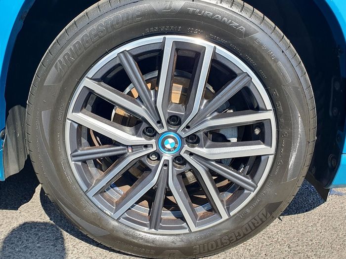 BMW iX1 2024