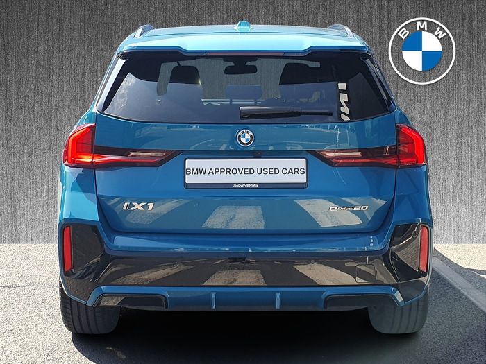 BMW iX1 2024