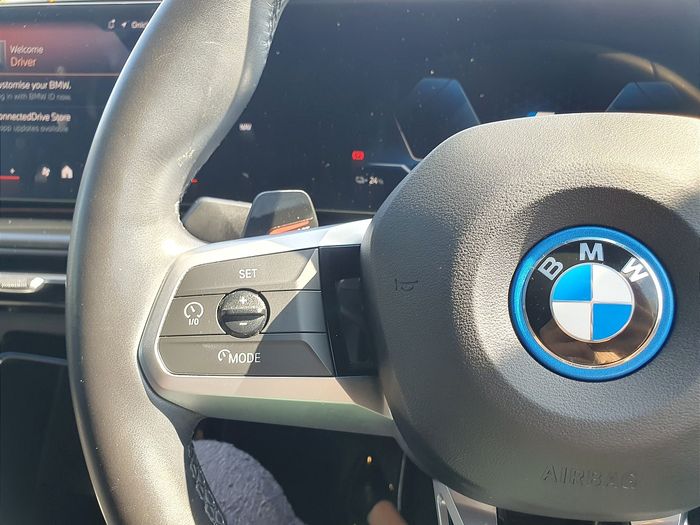 BMW iX1 2024