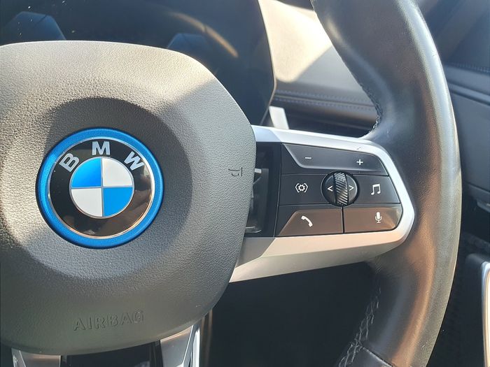 BMW iX1 2024