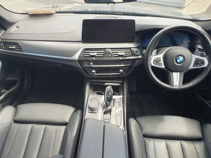 BMW 5 Series 2021