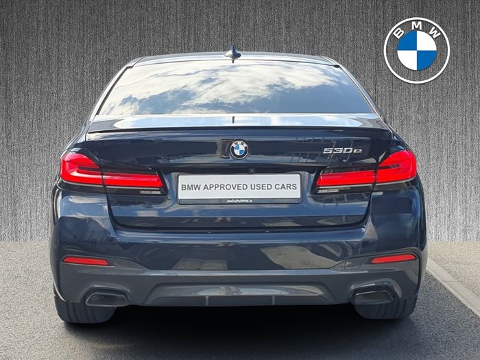 BMW 5 Series 2021