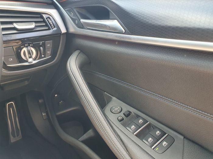 BMW 5 Series 2021