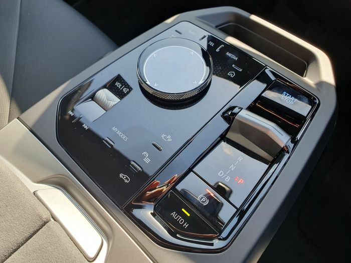 BMW IX 2026
