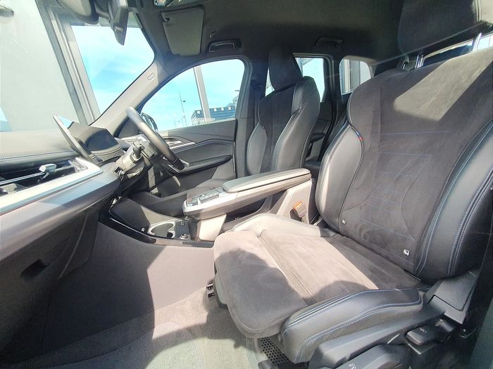 BMW iX1 2023