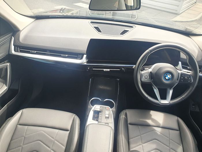 BMW iX1 2024