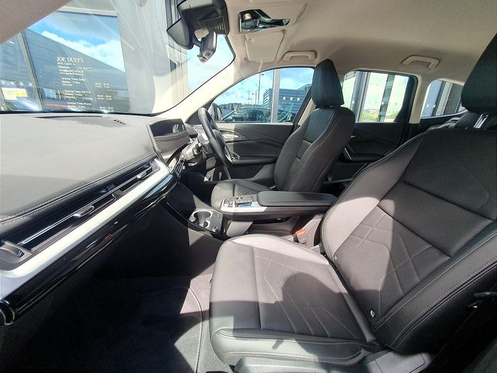 BMW iX1 2024