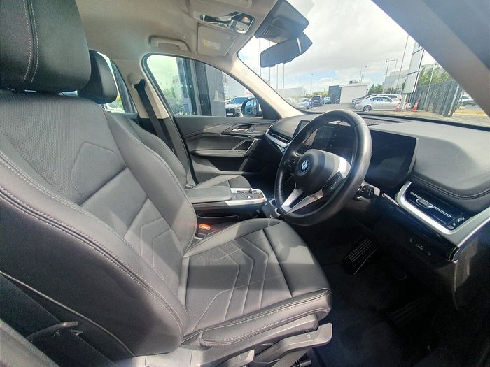 BMW iX1 2024