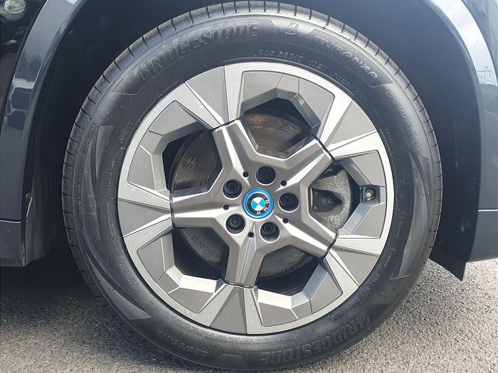 BMW iX1 2024