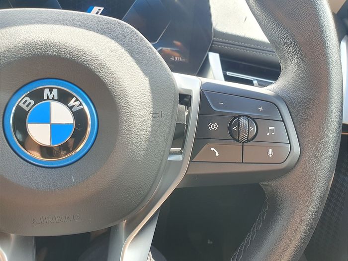 BMW iX1 2024