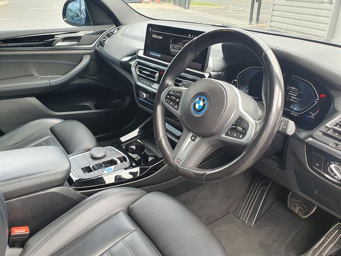 BMW iX3 2023