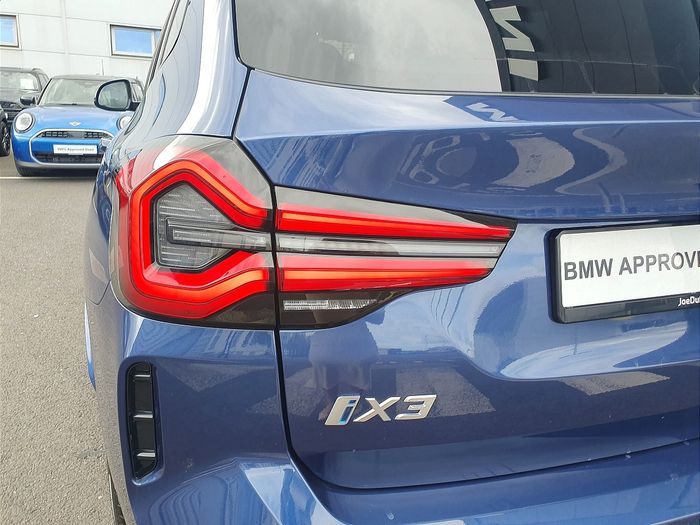 BMW iX3 2023