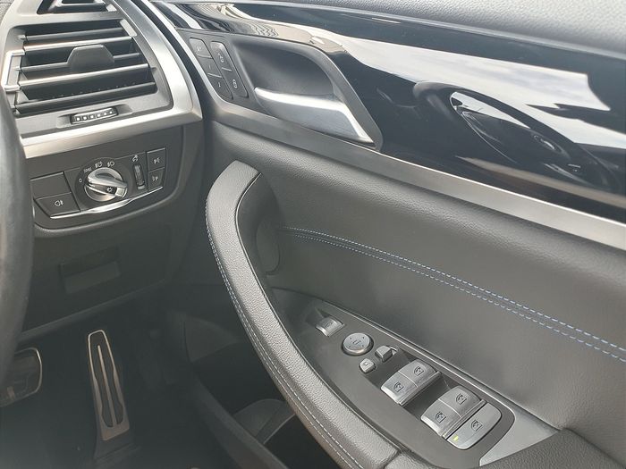 BMW iX3 2023