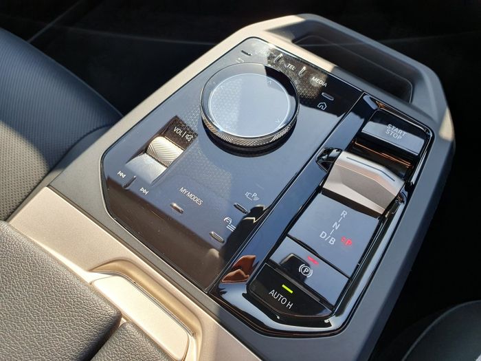 BMW IX 2023