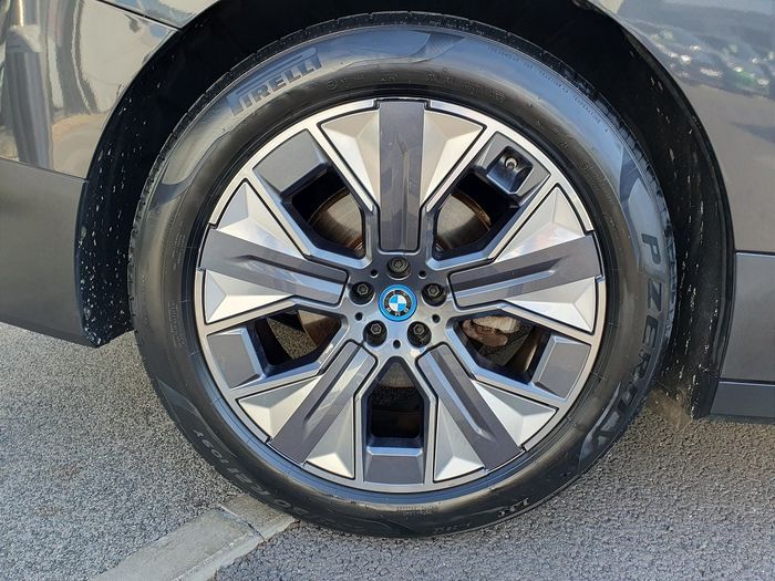 BMW IX 2023