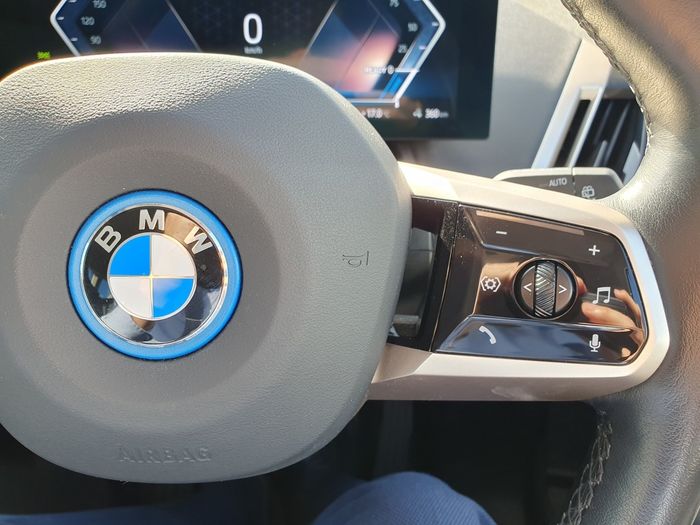 BMW IX 2023