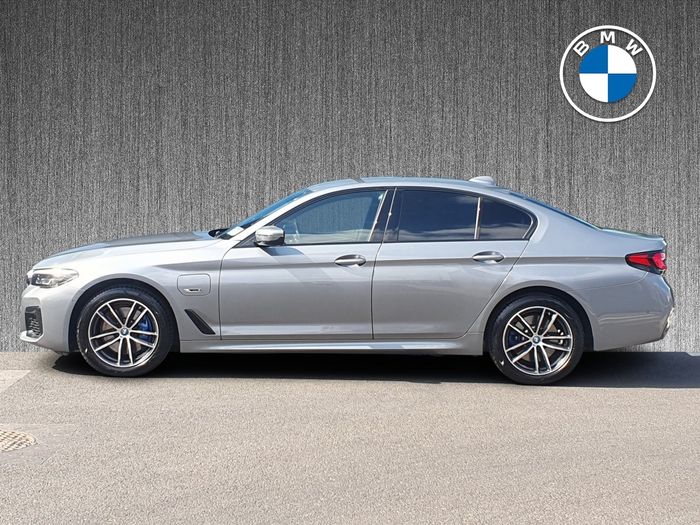 BMW 5 Series 2023