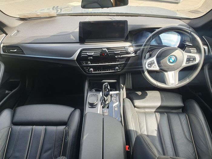 BMW 5 Series 2023
