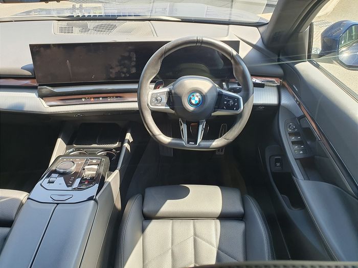 BMW i5 2024