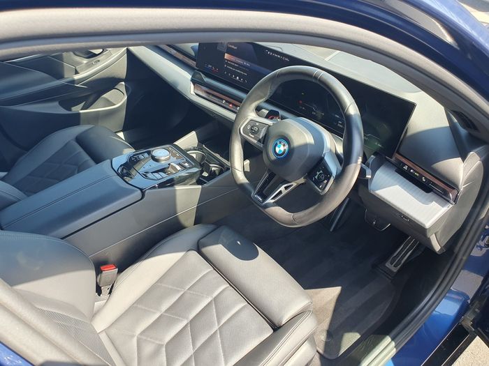 BMW i5 2024