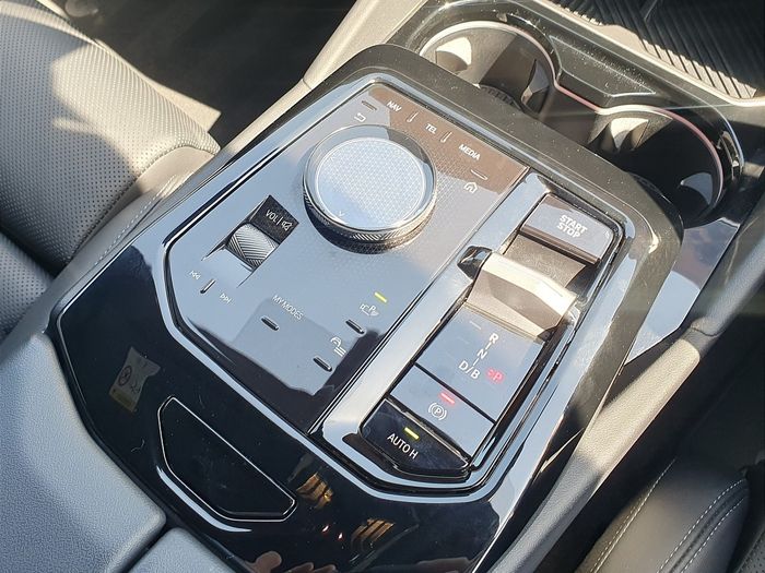 BMW i5 2024