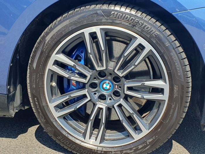 BMW i5 2024