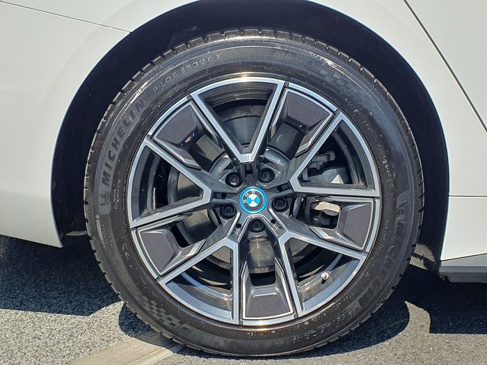BMW i4 2024
