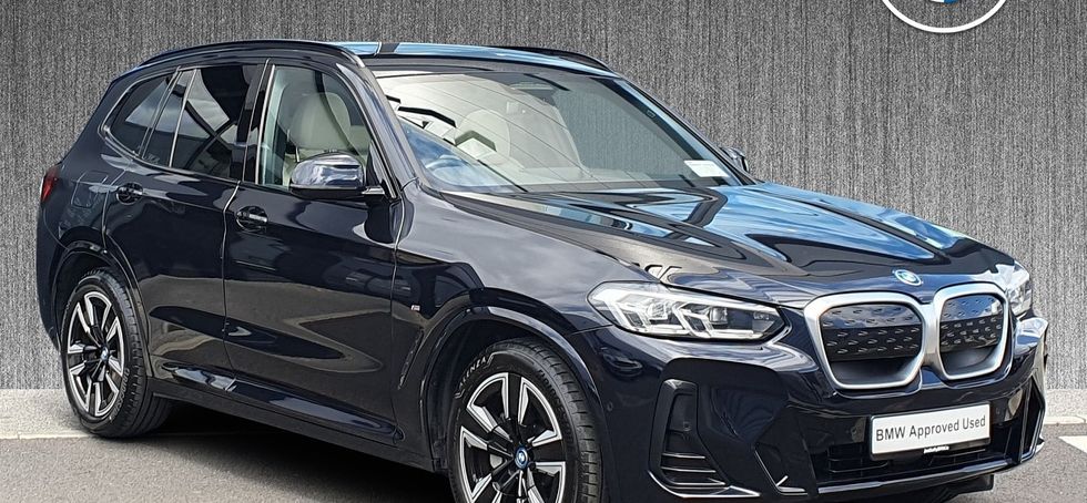 BMW iX3 2024