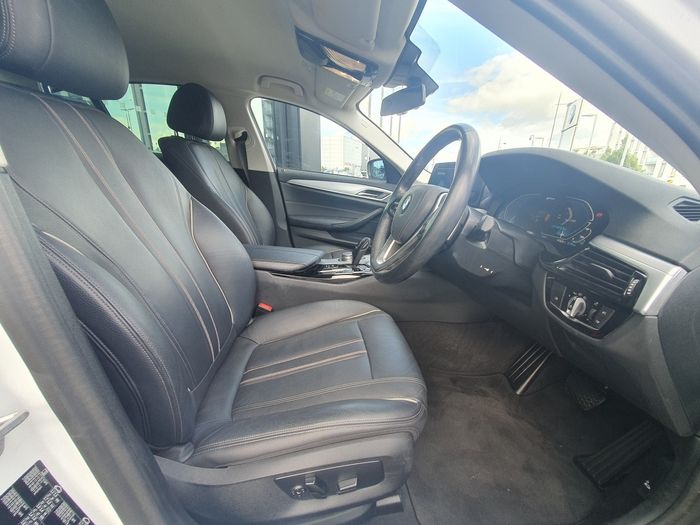 BMW 5 Series 2021