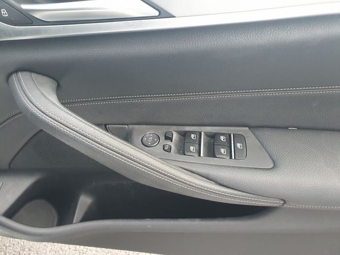 BMW 5 Series 2021