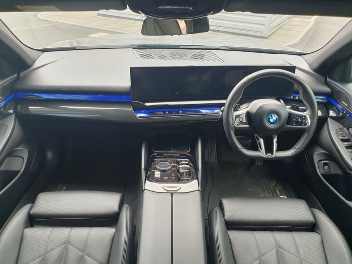 BMW 5 Series 2025