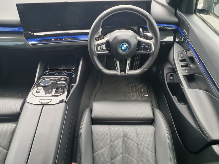 BMW 5 Series 2025