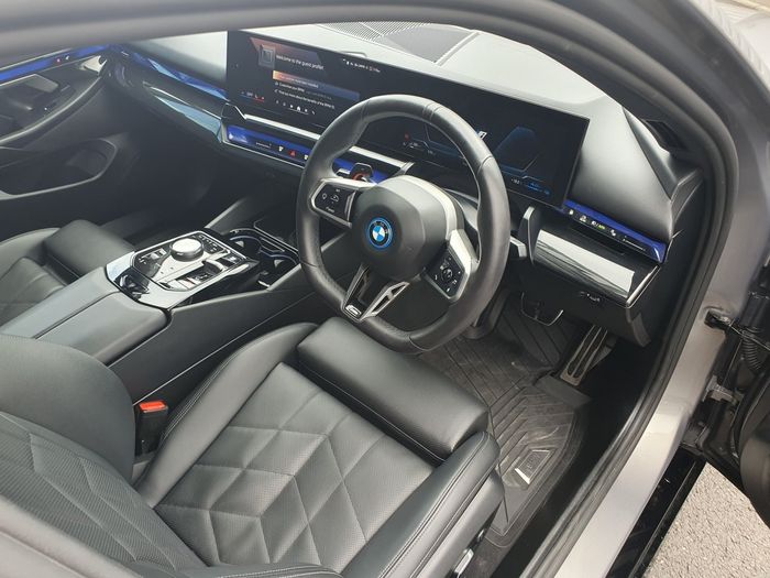 BMW 5 Series 2025
