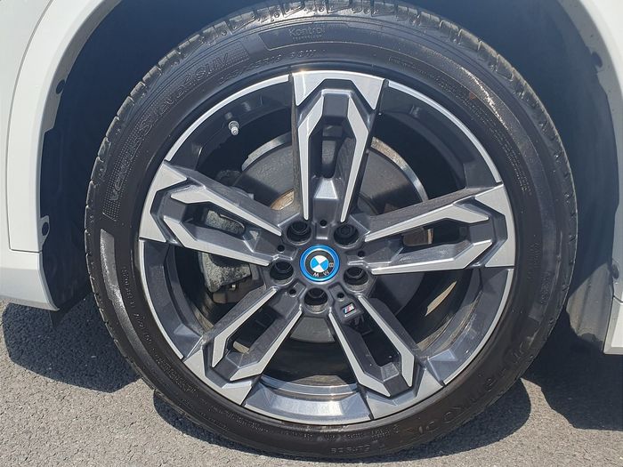 BMW iX1 2023