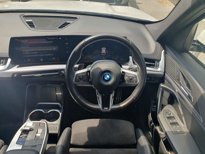 BMW iX1 2023