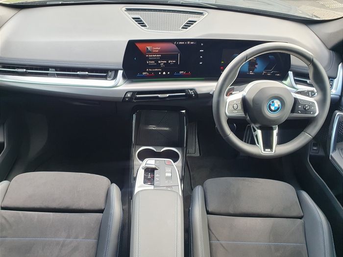 BMW iX1 2025