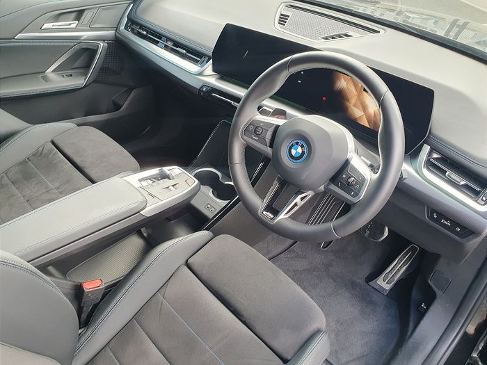 BMW iX1 2025