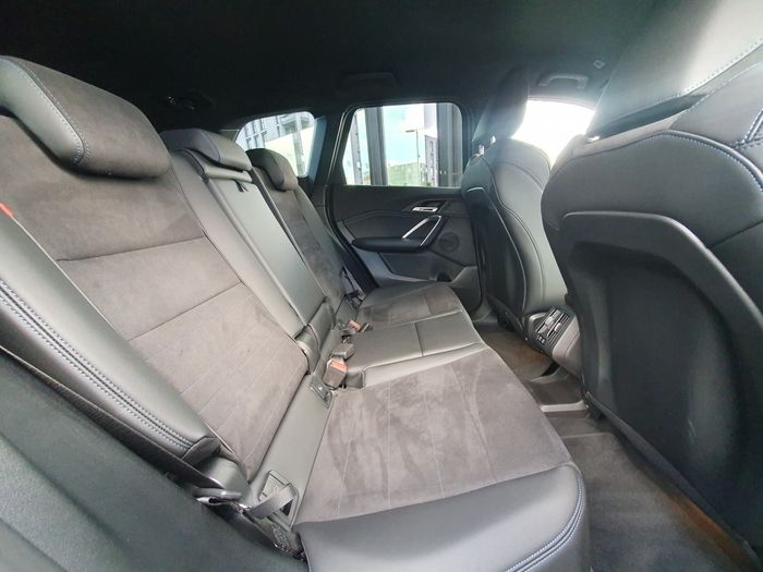 BMW iX1 2025