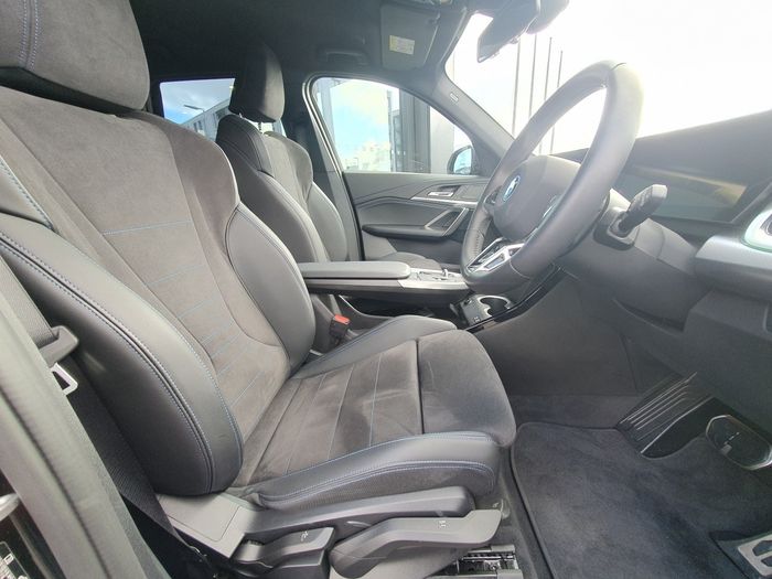 BMW iX1 2025